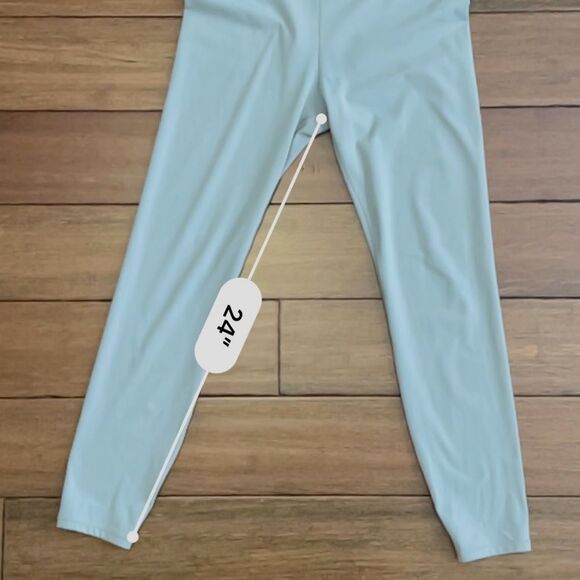 Vuori Women's Light Blue High-Waisted Ribbed Studio Leggings Soft Cloud Size L - Picture 9 of 16